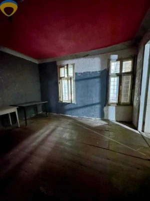 Продам 1-кімнатну | Пироговський пров. | Власний дворик | 37