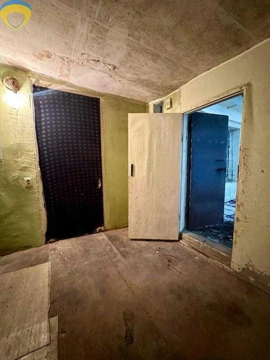 Продам 1-кімнатну | Пироговський пров. | Власний дворик | 37
