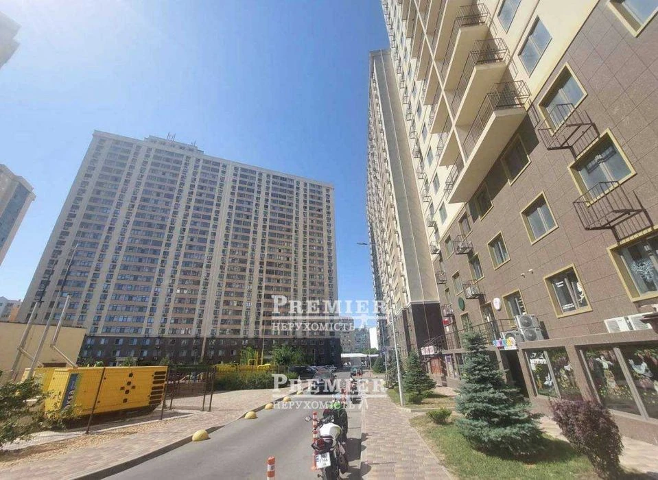 Продам видову 2-х кімнатну  квартиру в будинку бізнес классу