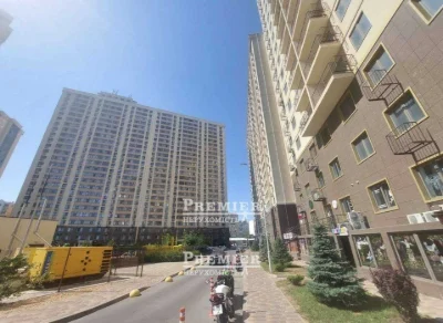 Продам видову 2-х кімнатну  квартиру в будинку бізнес классу