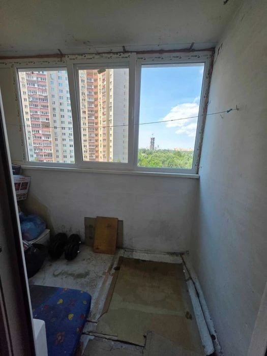 3-room apartment for sale. Poznyaki. Hryhorenka, 14. Floor 6. Heg
