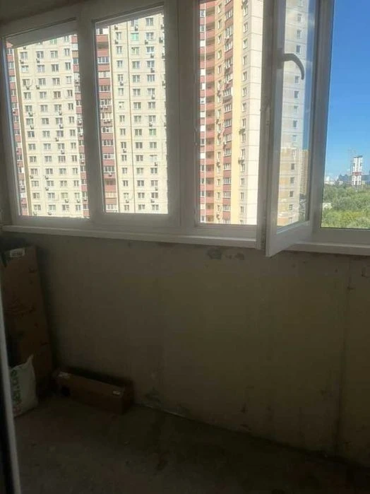 3-room apartment for sale. Poznyaki. Hryhorenka, 14. Floor 6. Heg