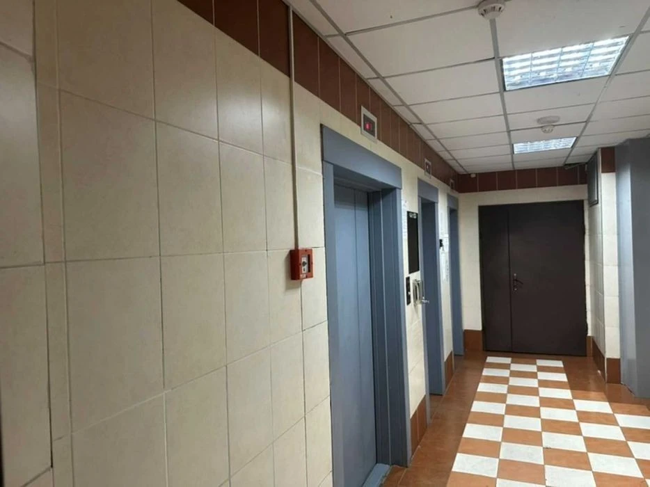 3-room apartment for sale. Poznyaki. Hryhorenka, 14. Floor 6. Heg