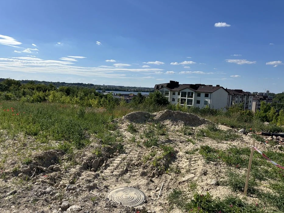 Земельна ділянка Щасливе з виглядом на озеро з дозволами міс