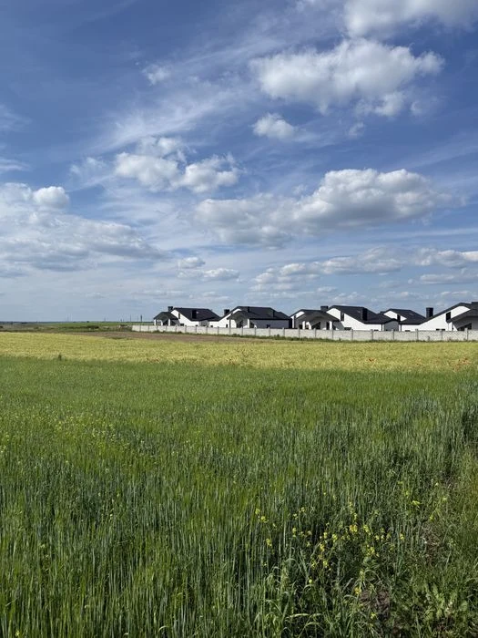 Продаж земельної ділянки поблизу Авторинку