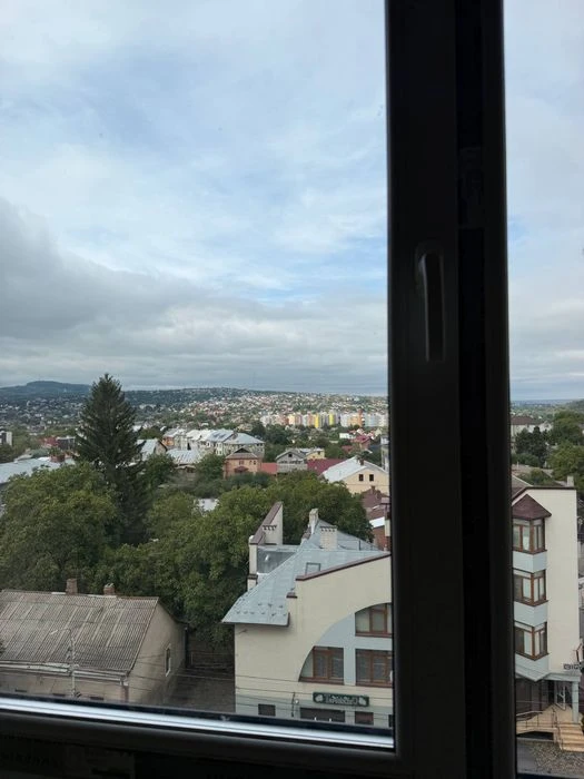 ПРОДАЖ 2-кімнатної квартири в ЦЕНТРІ