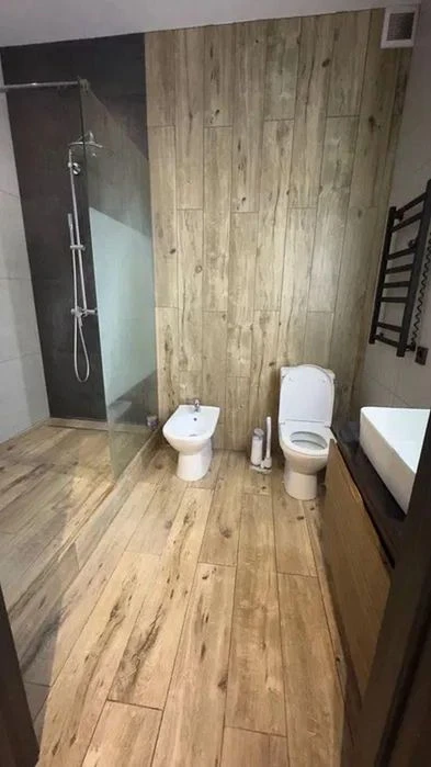 Продам 3-комн квартиру в районе Симферопольская ул.