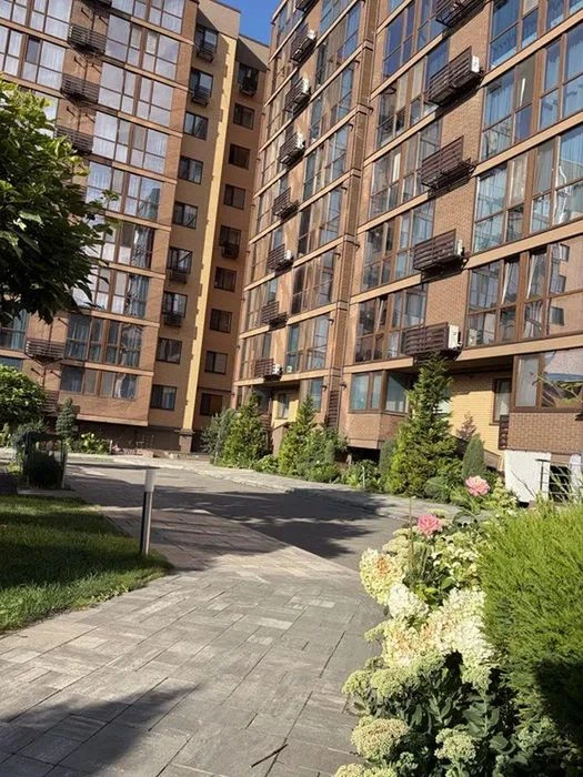 Продам 3-комн квартиру в районе Титова ул.