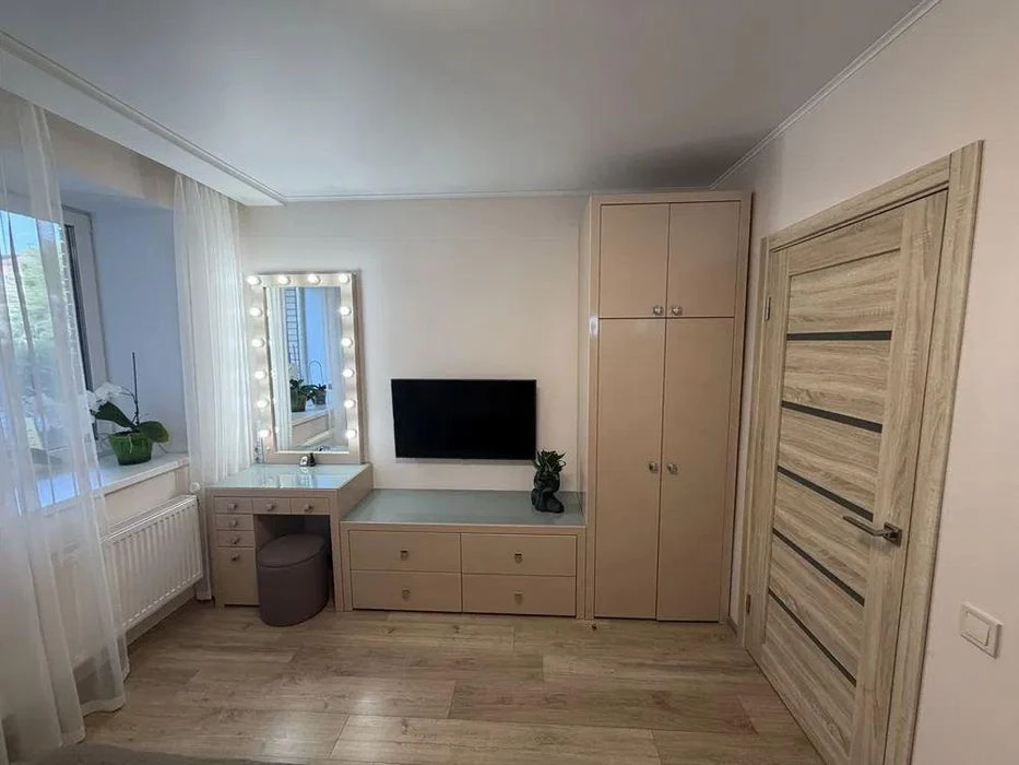 Продам 3-комн квартиру в районе Титова ул.