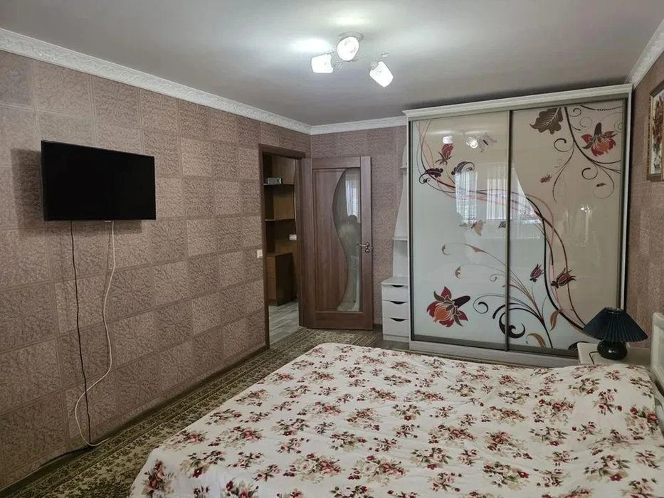 Продам 3-комн квартиру в районе Комсомольская ул.