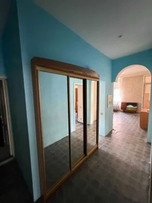 Продам 4-комн квартиру в районе Октябрьская пл.