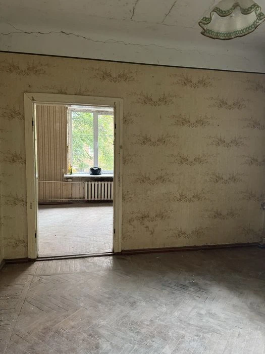 Продам 3х ком квартиру( можно под офис)  в центре, ул. Сумск