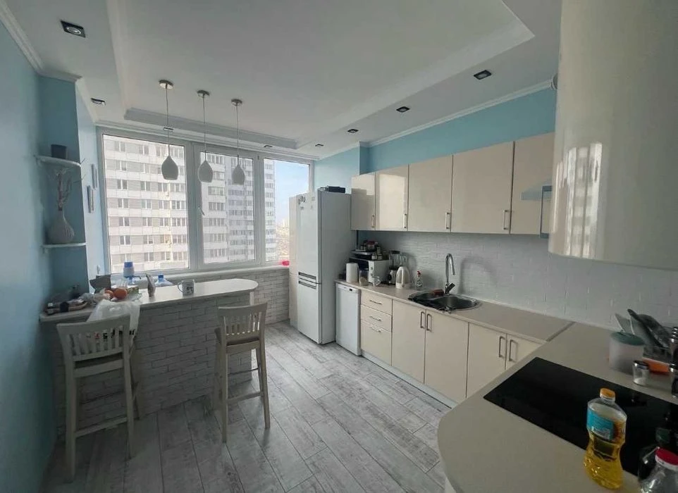 2-комнатная 65 м² в ЖК «Альтаир», кухня 25 м²