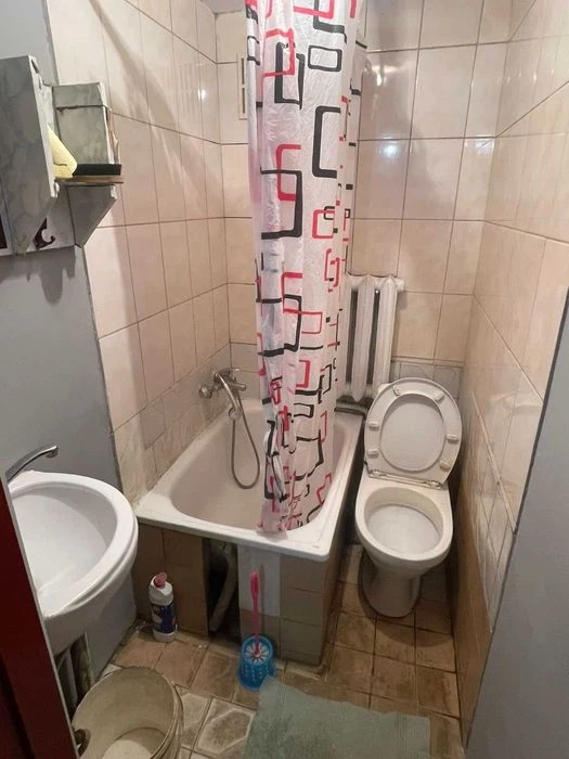 Продам 2 х этажный дом на Слободке.
