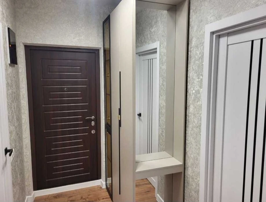 Продам евродвушку с  балконом в новом ЖК на Сахарова