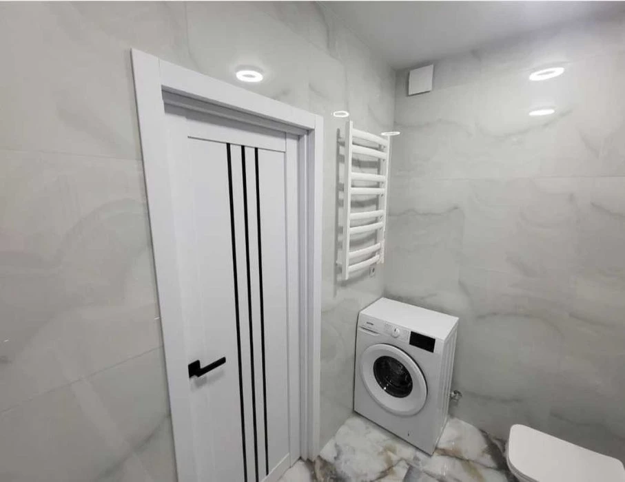 Продам евродвушку с  балконом в новом ЖК на Сахарова