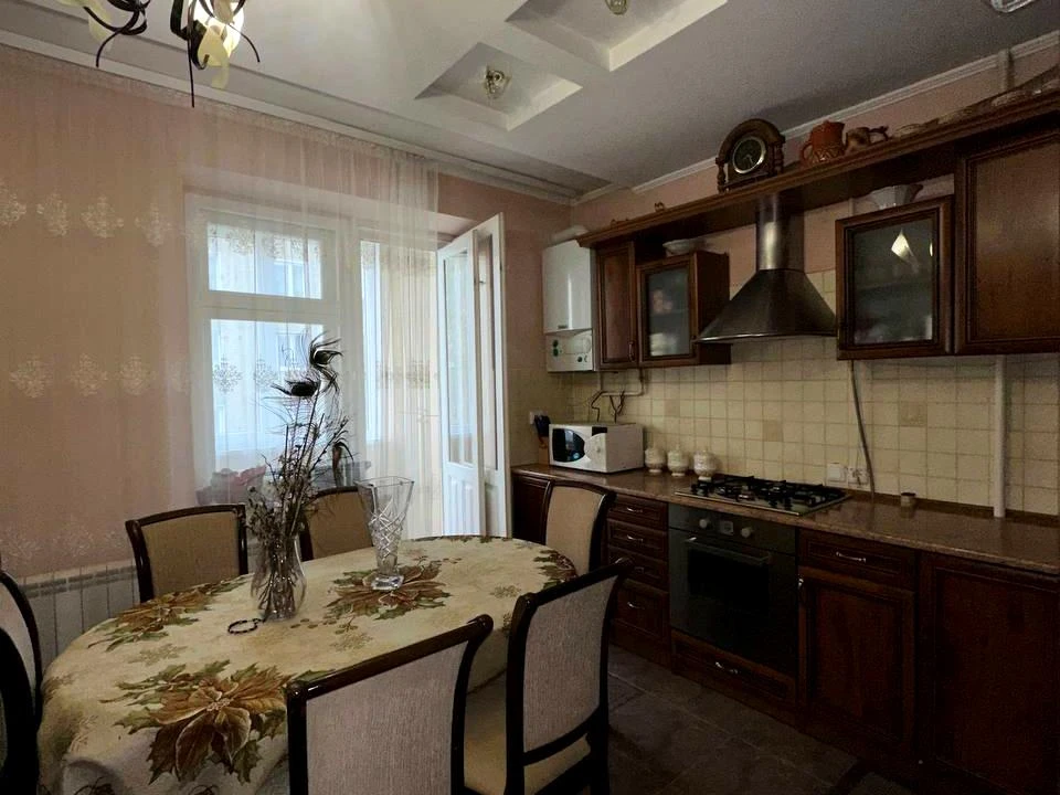 Квартира. Івано-Франківськ, Юліана Целевича вул.
