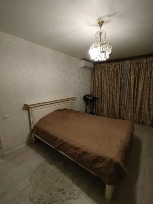 Продам 2-кімнатну квартиру з ремонтом на Владислава Бувалкін