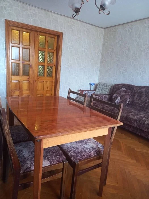 Продам 4 кімнатну квартиру з автономним опаленням