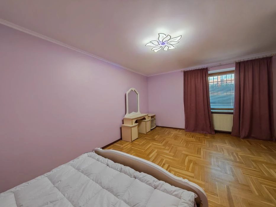 Продається котедж по вул.Вербицького