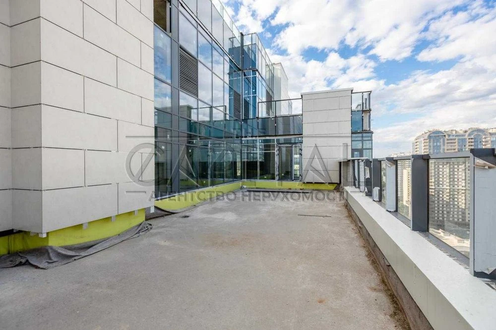 Продаж унікального пентхауса з великою терассою