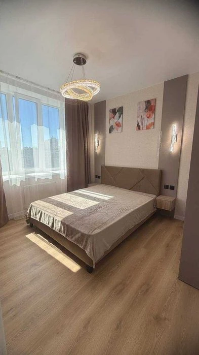 Продам 2-кімнатну квартиру в ЖК «Чотири Сезони» просп. Лесі