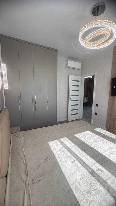 Продам 2-кімнатну квартиру в ЖК «Чотири Сезони» просп. Лесі