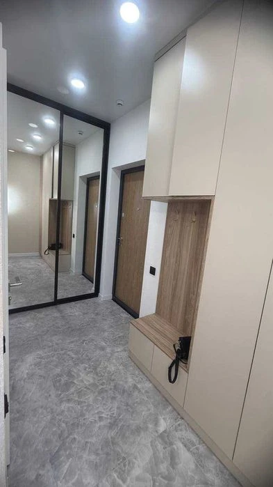 Продам 2-кімнатну квартиру в ЖК «Чотири Сезони» просп. Лесі