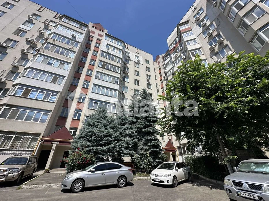 Простора 2-кімнатна квартира на Палубній — 5 станція Великог