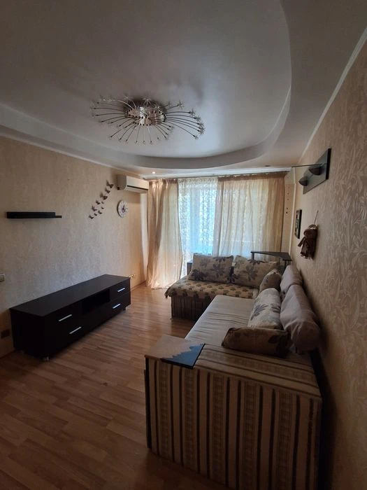 Продажа 2к квартиры Космос.