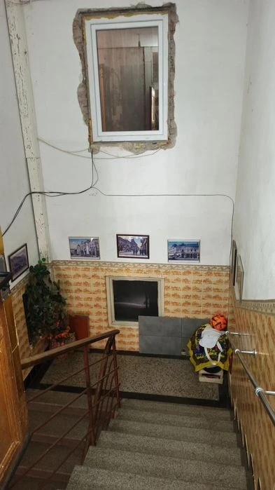 4к з гаражем в центрі. Євідновлення