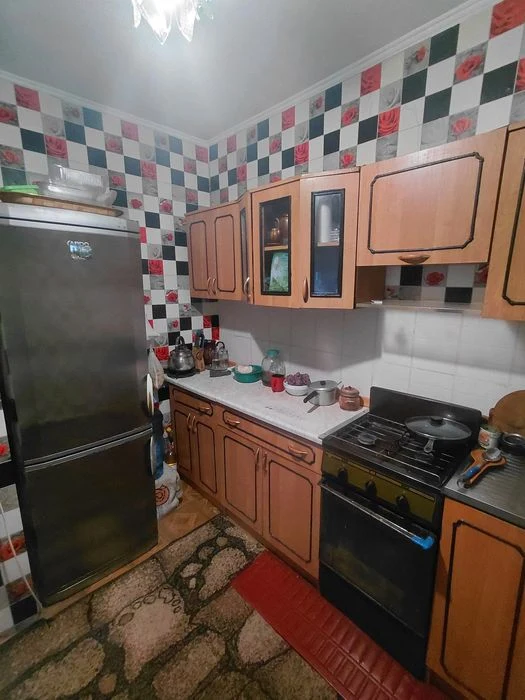 продаж 3к квартири будинку з гаражем