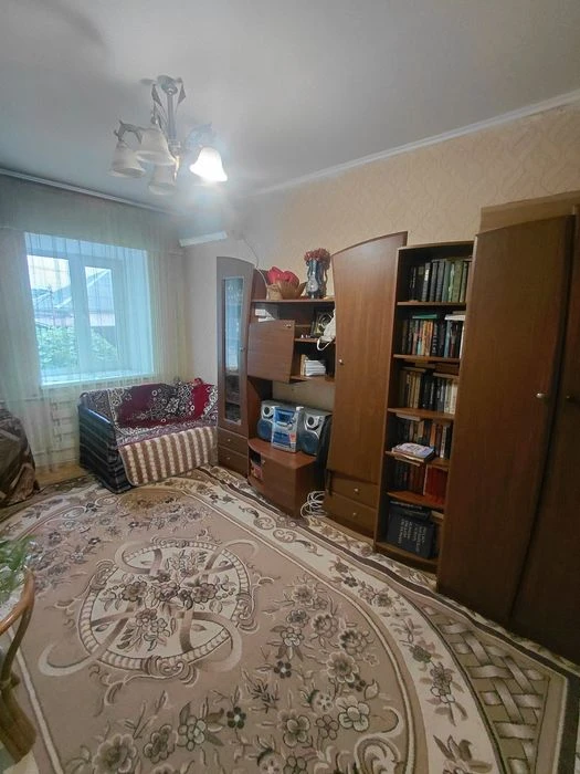 продаж 3к квартири будинку з гаражем