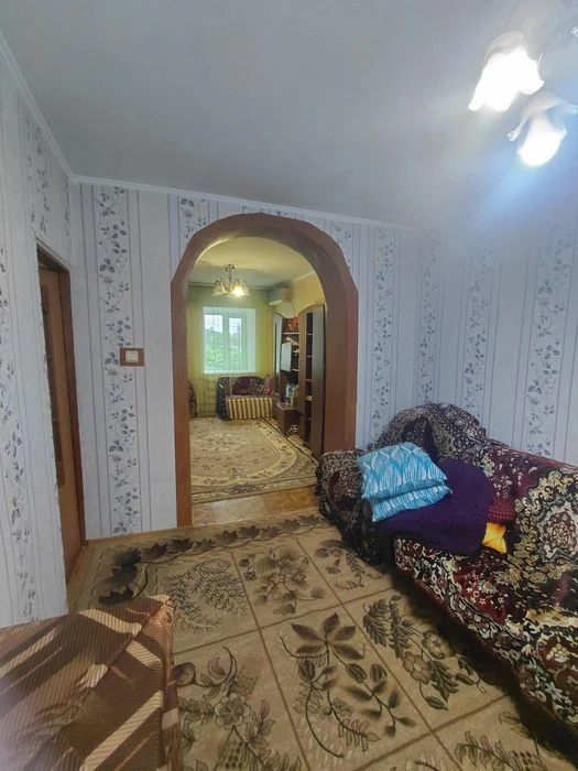 продаж 3к квартири будинку з гаражем