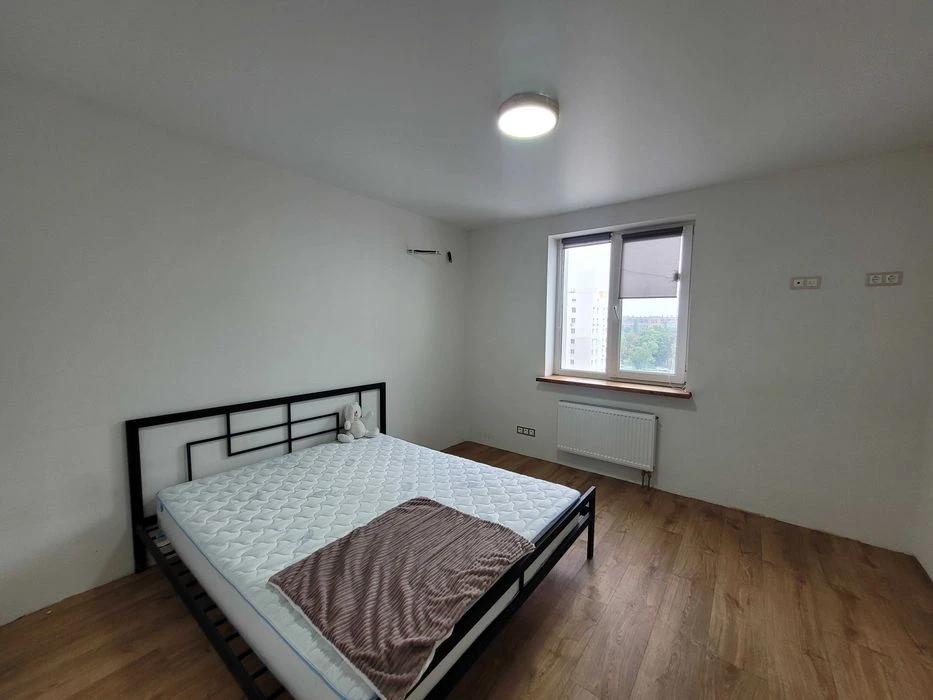 Затишна 3к.кв. в ЖК Миру з ремонтом біля метро (5хв пішки)