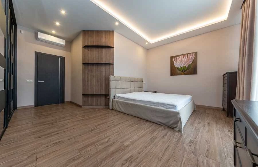 Аренда 1-комнатной квартиры 84 м², Василия Тютюнника ул., 51
