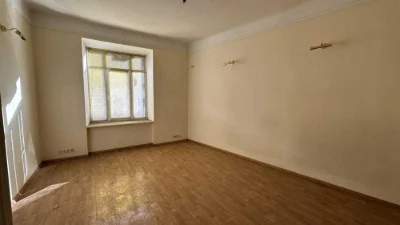 Продаж 2 кімнатної квартири під комерційне приміщення по вул