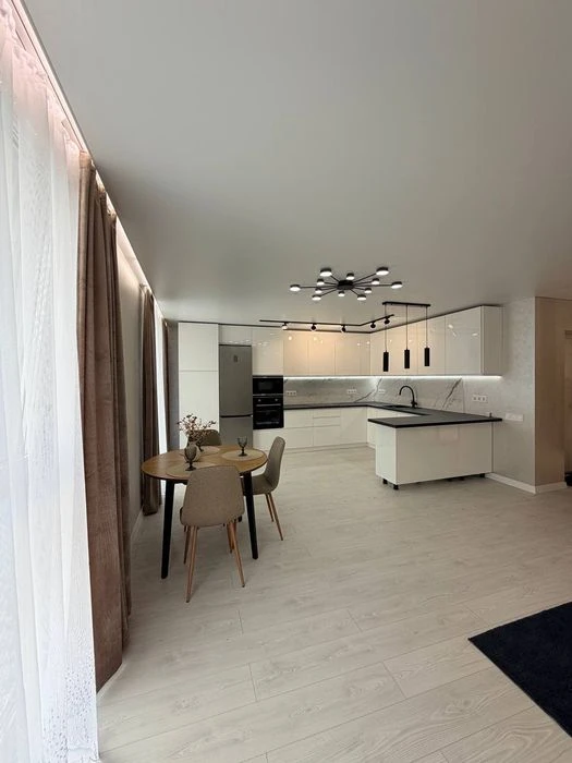 Продаж 1-кімнатної квартири 61 м.кв., вул. Рудненська