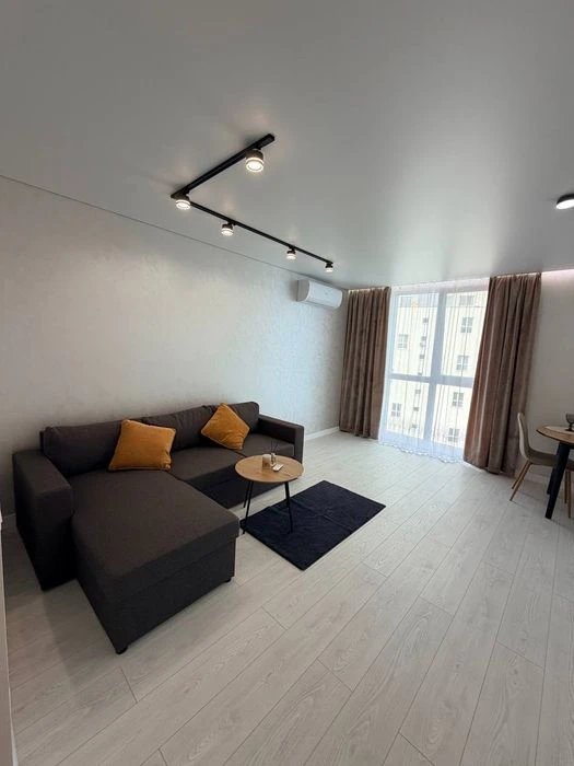 Продаж 1-кімнатної квартири 61 м.кв., вул. Рудненська