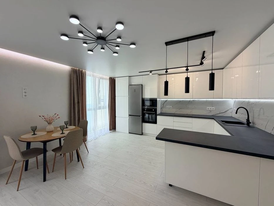 Продаж 1-кімнатної квартири 61 м.кв., вул. Рудненська