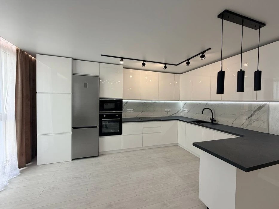 Продаж 1-кімнатної квартири 61 м.кв., вул. Рудненська