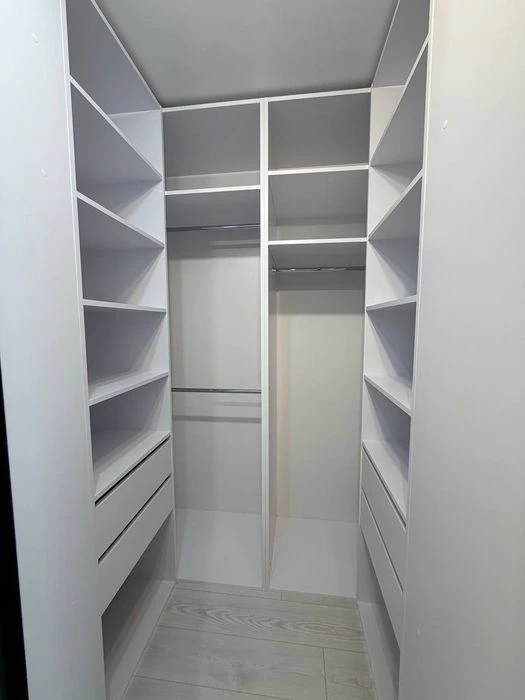 Продаж 1-кімнатної квартири 61 м.кв., вул. Рудненська