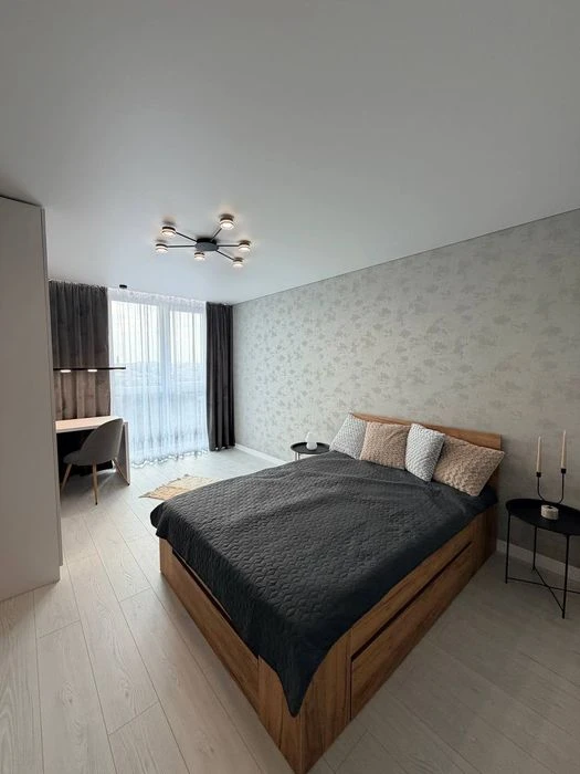 Продаж 1-кімнатної квартири 61 м.кв., вул. Рудненська