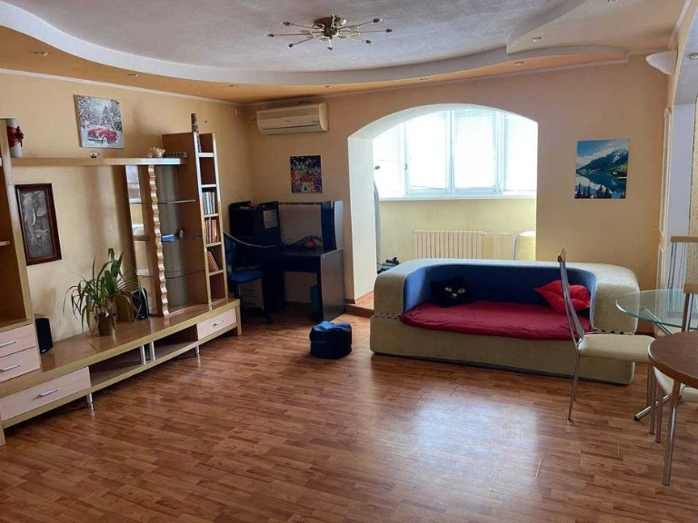Продается уютная 3-к квартира на Любарского, ж/м Солнечный Б