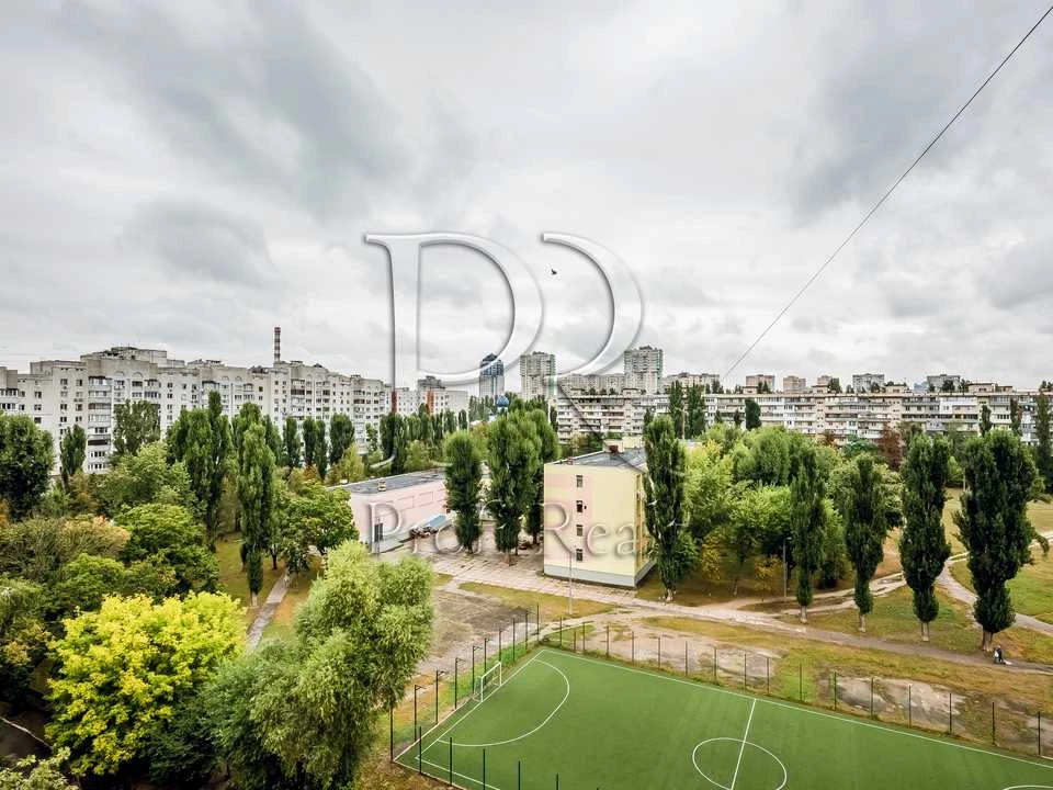 Квартира. Київ, Зодчих вул.