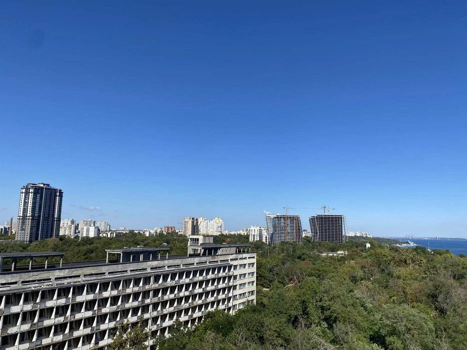 3-кім. квартира євро-варіант. кухня-вітальня 31 м.кв. Панора