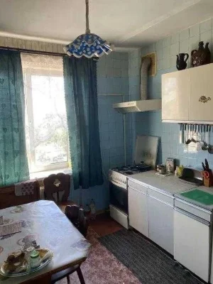 Центр. У продажу 3 кімнатна квартира