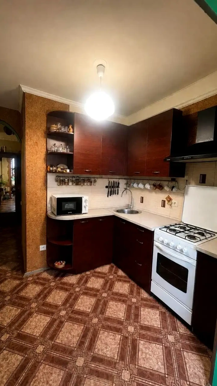 Apartment for sale 1-room. 35.4 m² 6/9 floor.