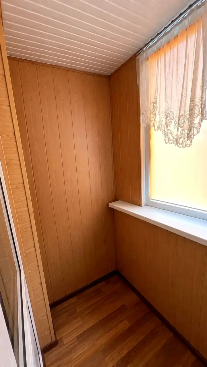 Apartment for sale 1-room. 35.4 m² 6/9 floor.