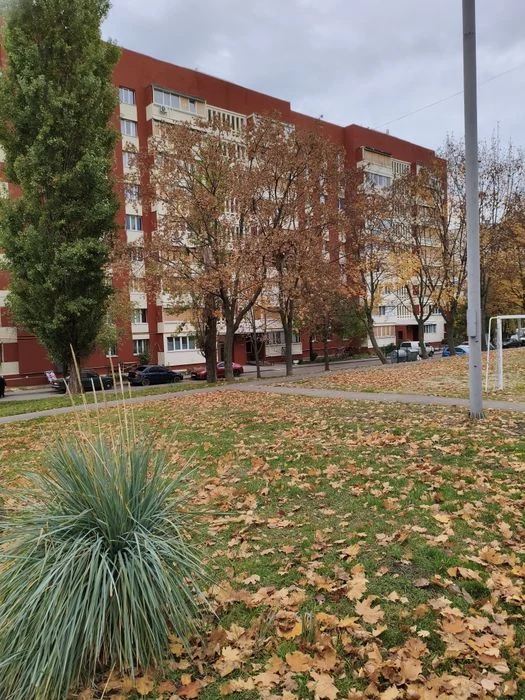 Three-room apartment for sale in Northern Saltovka.